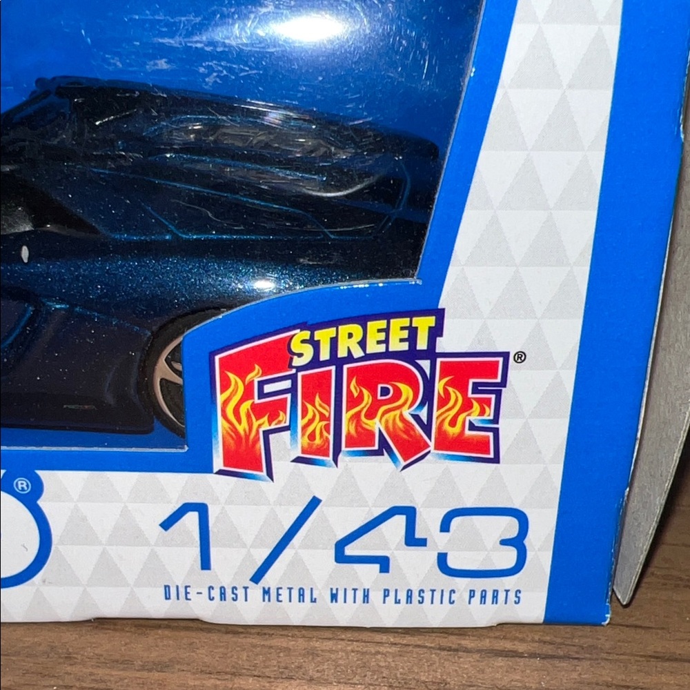 Bburago Street Fire 1/43 Navy Blue Lamborghini Die-Cast Toy Car - Picture 8 of 10